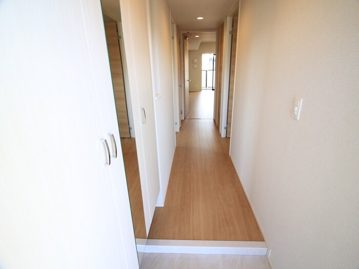 物件内観写真17　(廊下)