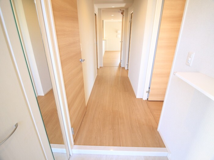 物件内観写真17　(廊下)