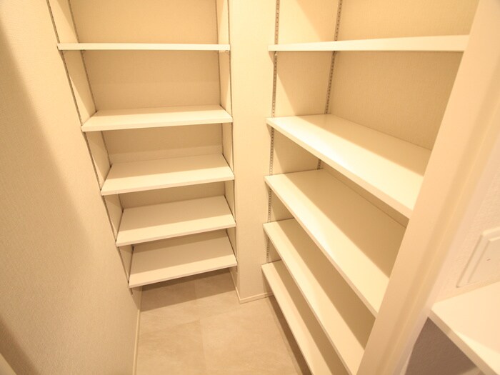 物件内観写真18　(靴箱)