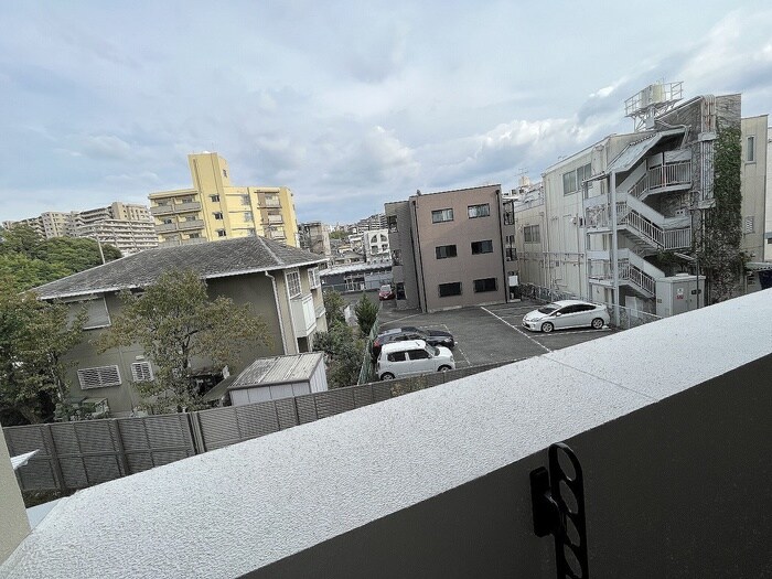 物件内観写真22　(室内からの展望)