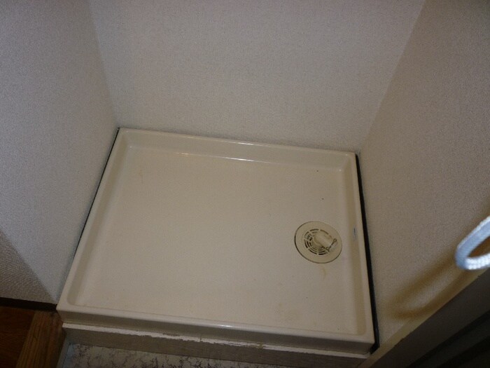 物件内観写真10　(洗濯機置場)