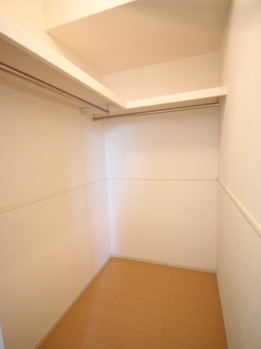物件内観写真12　(収納)