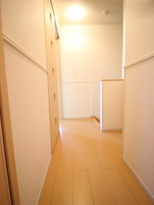 物件内観写真14　(廊下)