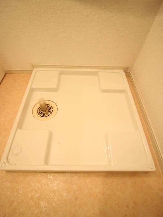 物件内観写真16　(洗濯機置場)