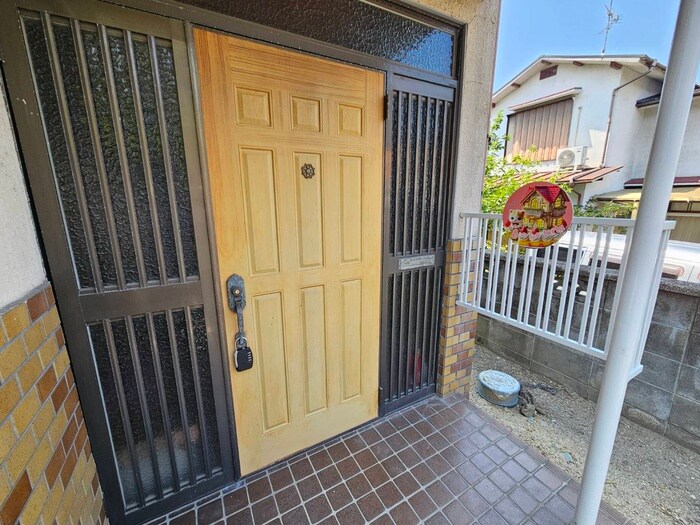 物件外観写真5　(エントランス部分)