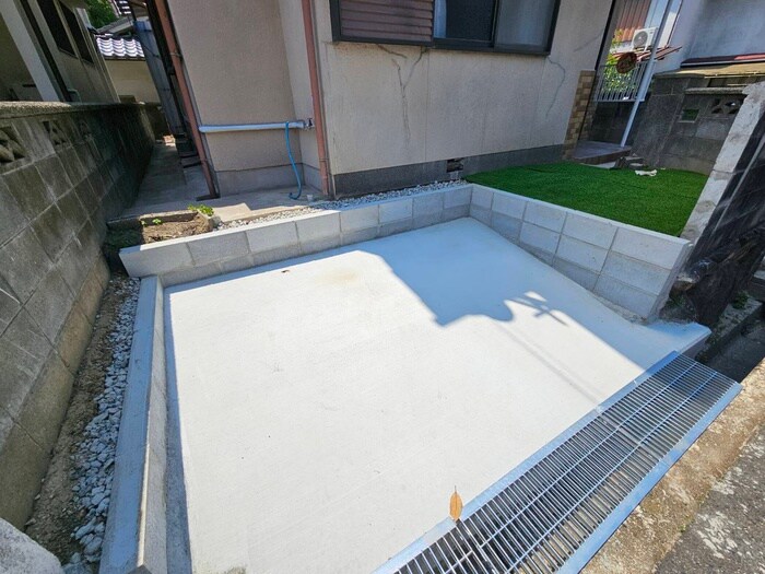 物件外観写真6　(駐車場)