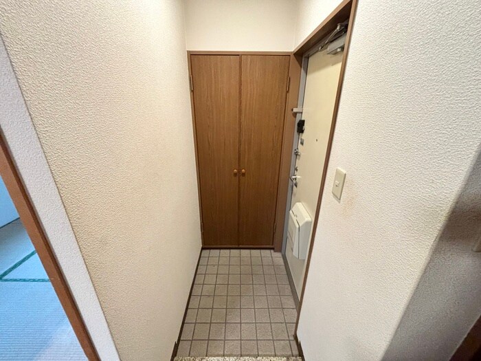 物件内観写真15　(玄関)