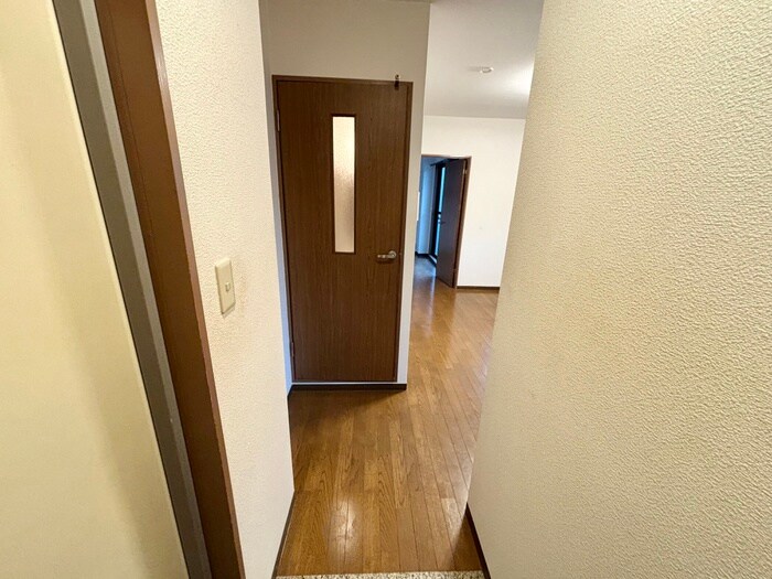 物件内観写真22　(廊下)