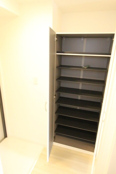 物件内観写真8　(靴箱)