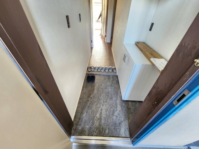 物件内観写真16　(玄関)