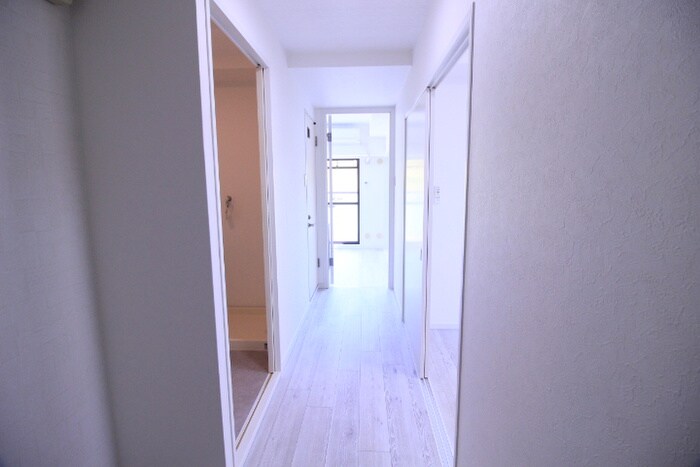 物件内観写真7　(廊下)