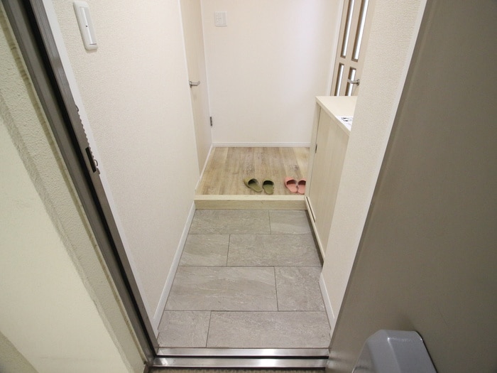 物件内観写真7　(玄関)