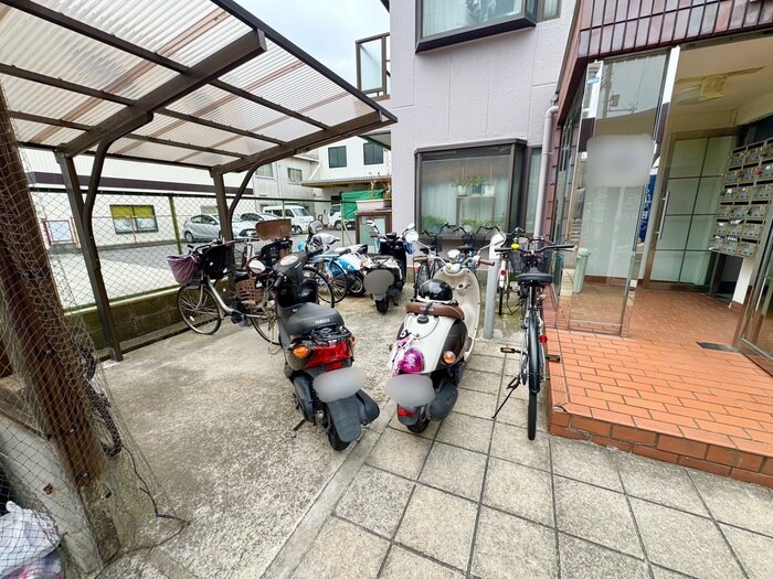 物件外観写真6　(駐輪場)