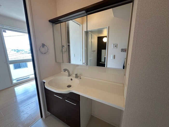 物件内観写真9　(洗面)