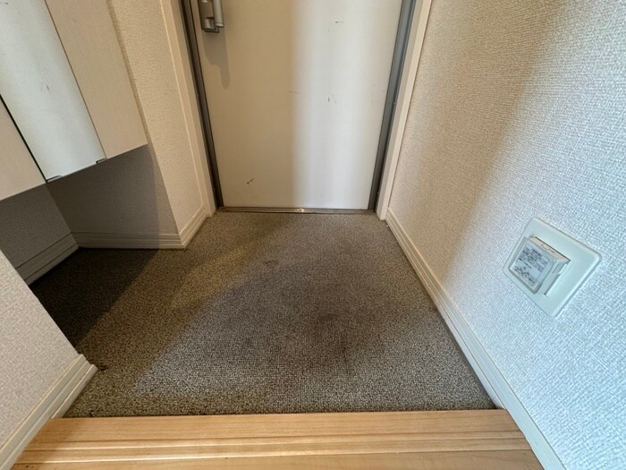 物件内観写真15　(玄関)