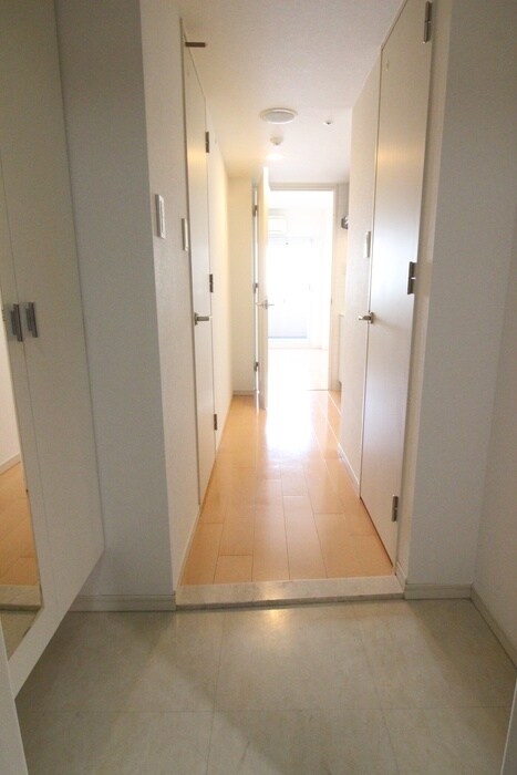 物件内観写真7　(玄関)