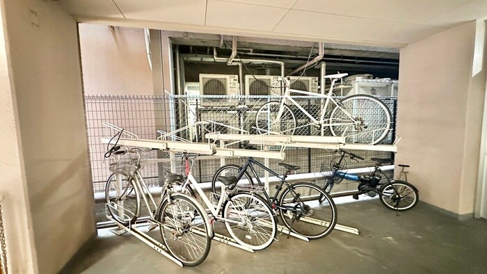 物件外観写真5　(駐輪場)