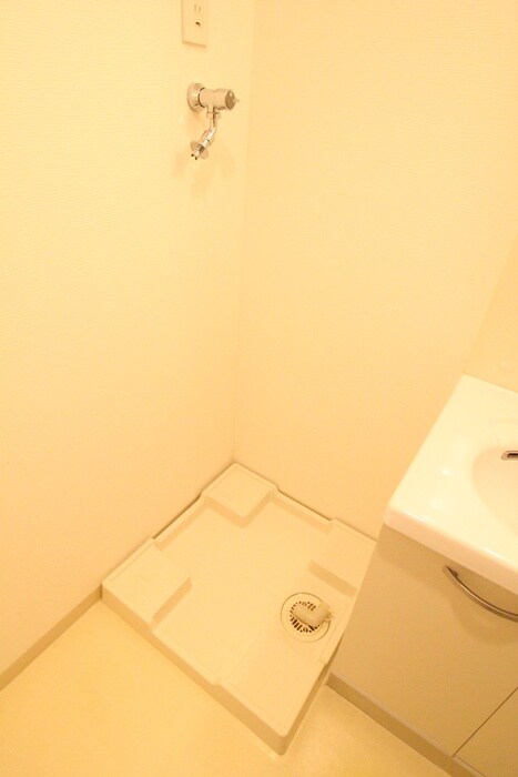 物件内観写真11　(洗濯機置場)