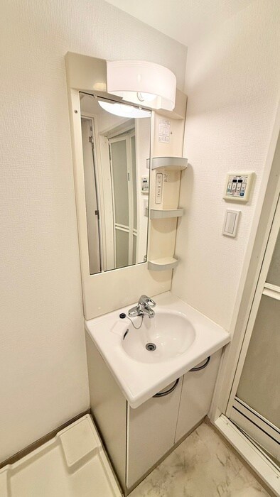 物件内観写真12　(洗面)