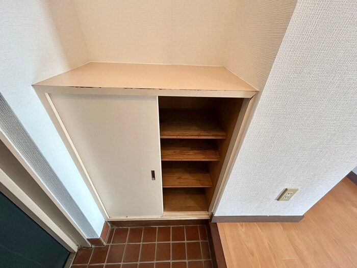 物件内観写真18　(靴箱)