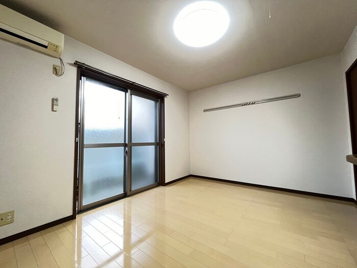 物件内観写真9　(居室)