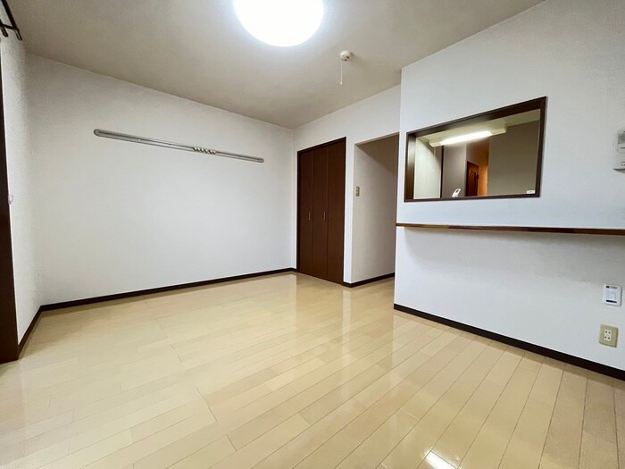 物件内観写真10　(居室)