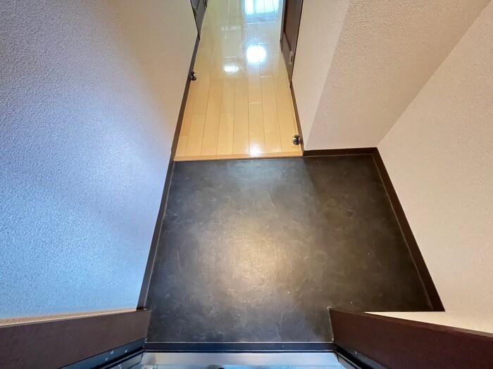 物件内観写真16　(玄関)