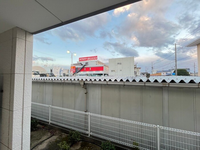 物件内観写真17　(室内からの展望)