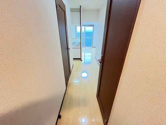 物件内観写真20　(廊下)