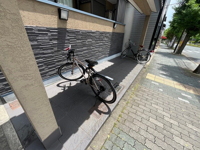 物件外観写真6　(駐輪場)