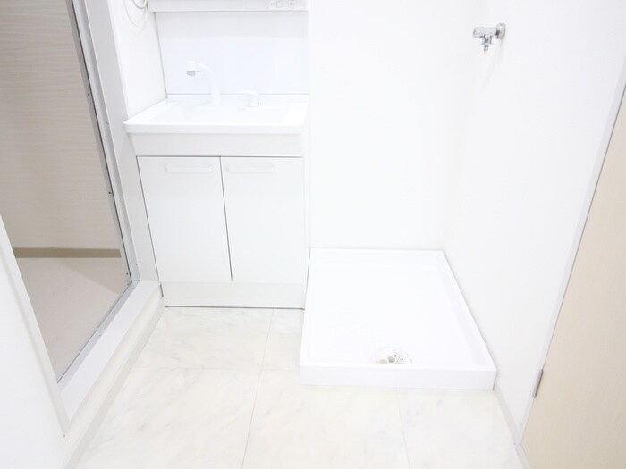 物件内観写真12　(洗濯機置場)