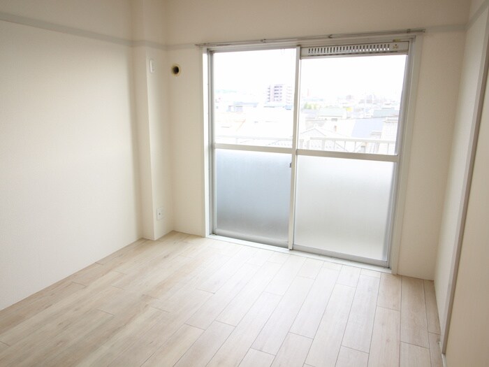 物件内観写真15　(居室)