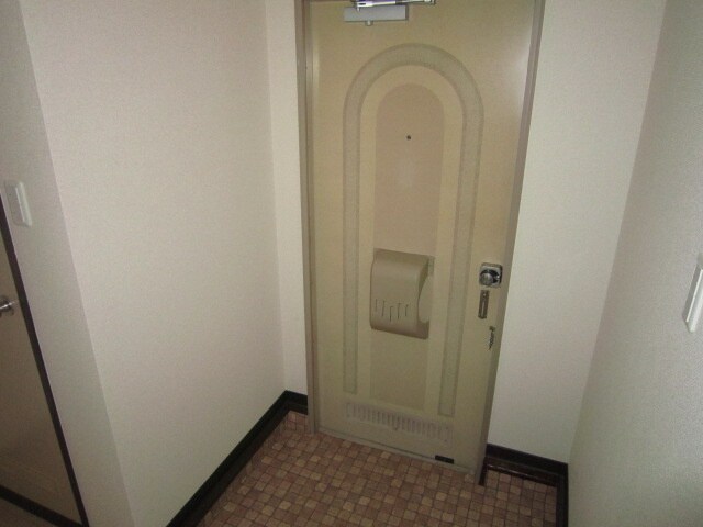 物件内観写真15　(玄関)