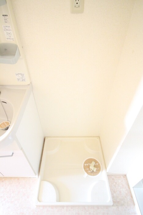 物件内観写真13　(洗濯機置場)