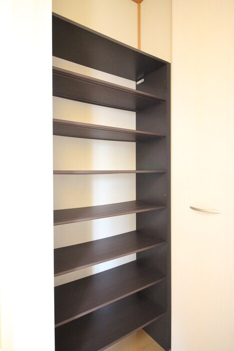 物件内観写真15　(収納)