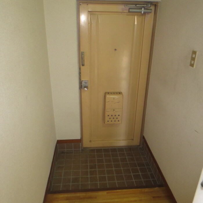 物件内観写真22　(玄関)