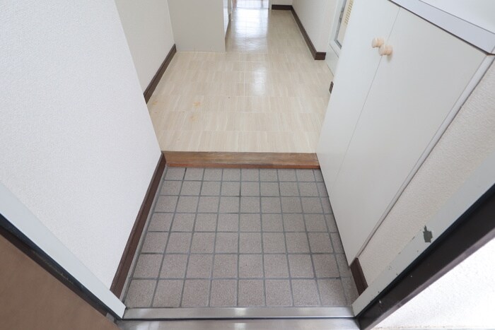 物件内観写真7　(玄関)