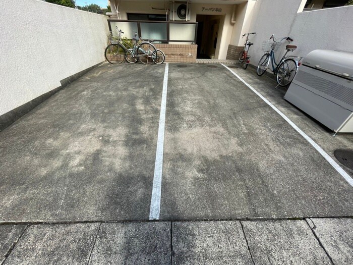 物件外観写真5　(駐車場)