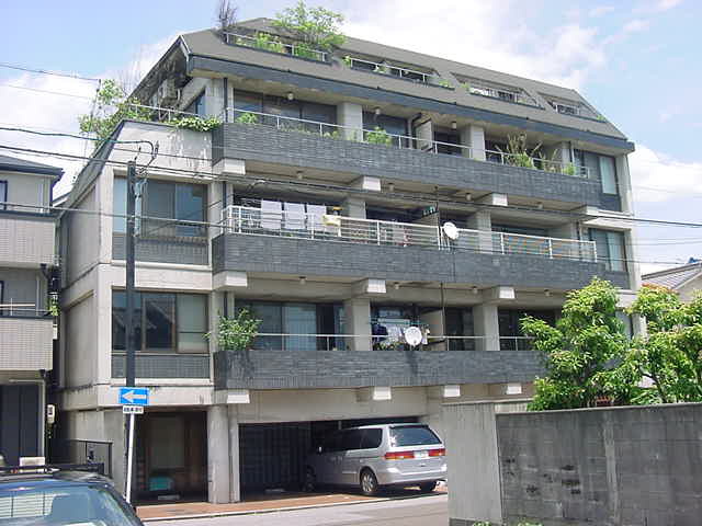 セリール川名