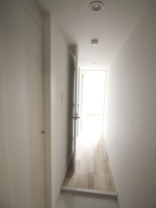 物件内観写真18　(廊下)