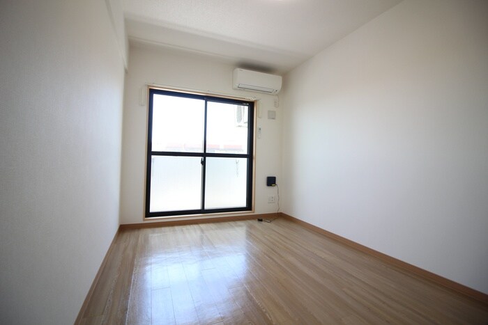 物件内観写真10　(居室)