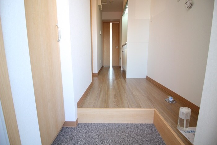 物件内観写真17　(玄関)