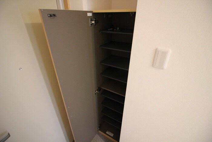 物件内観写真18　(靴箱)