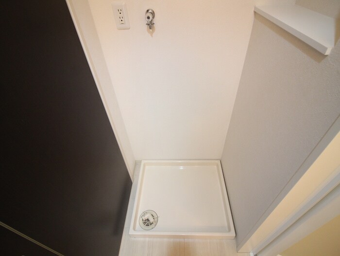 物件内観写真15　(洗濯機置場)