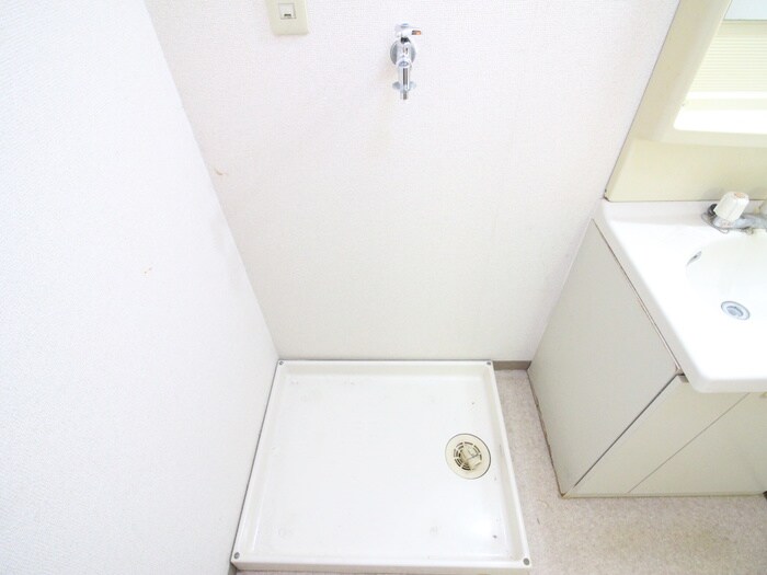 物件内観写真15　(洗濯機置場)