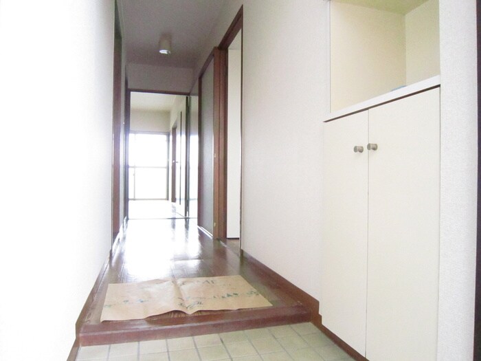 物件内観写真15　(玄関)