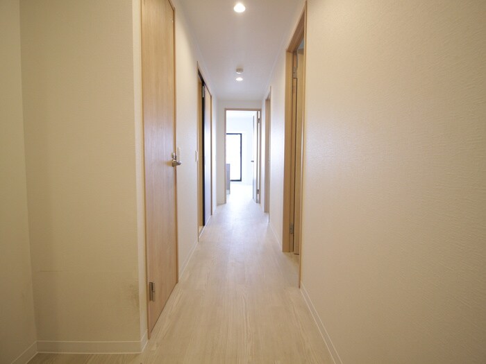 物件内観写真7　(玄関)