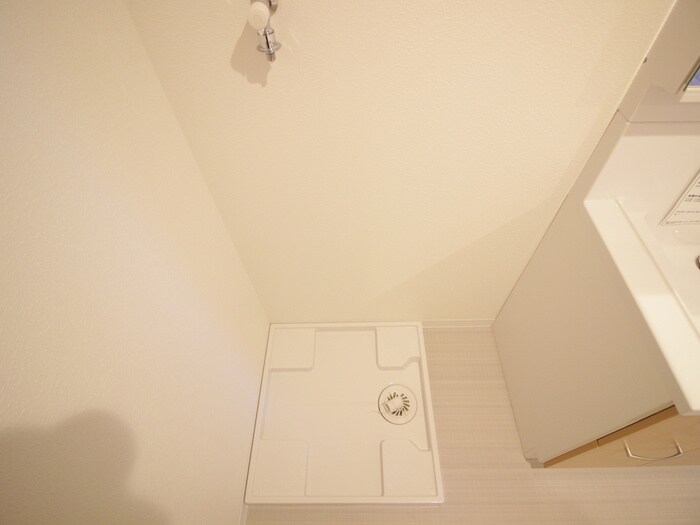 物件内観写真18　(洗濯機置場)