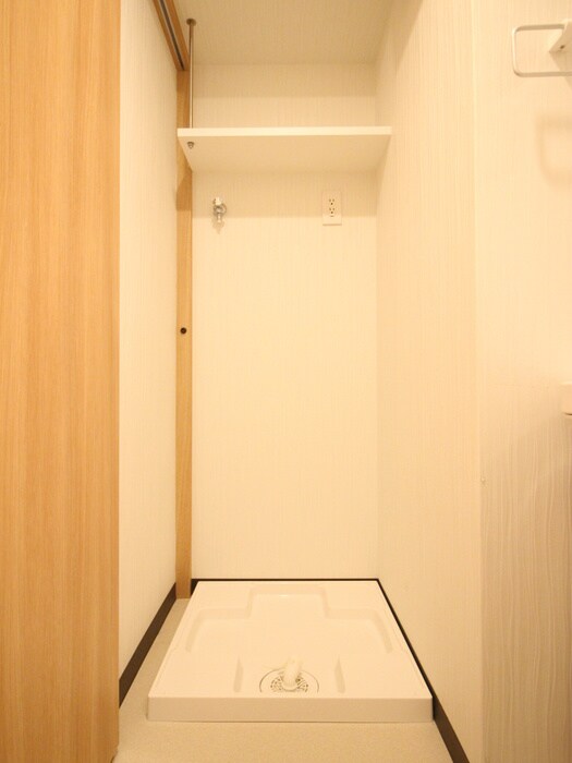 物件内観写真11　(洗濯機置場)