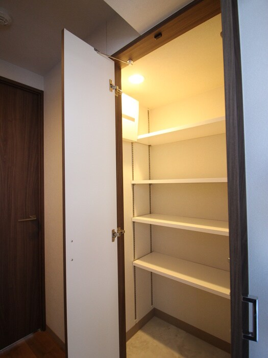 物件内観写真21　(収納)